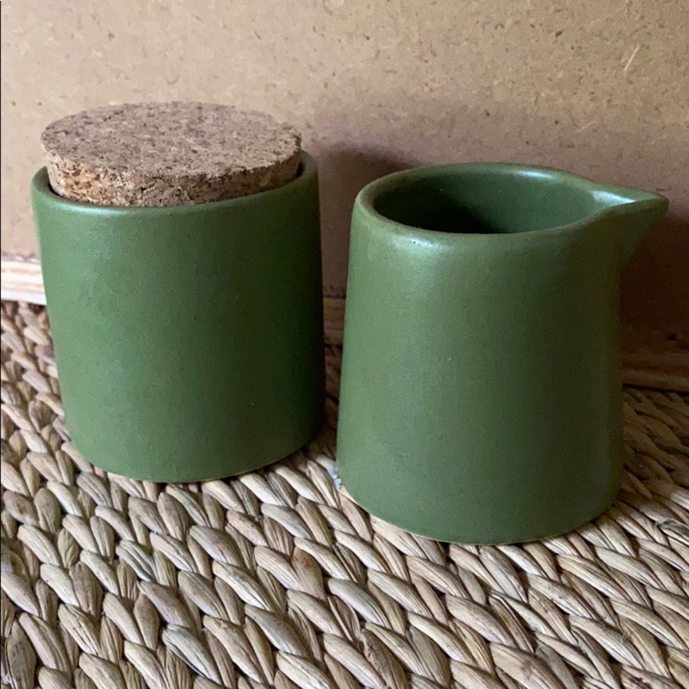 Sugar and creamer stoneware set